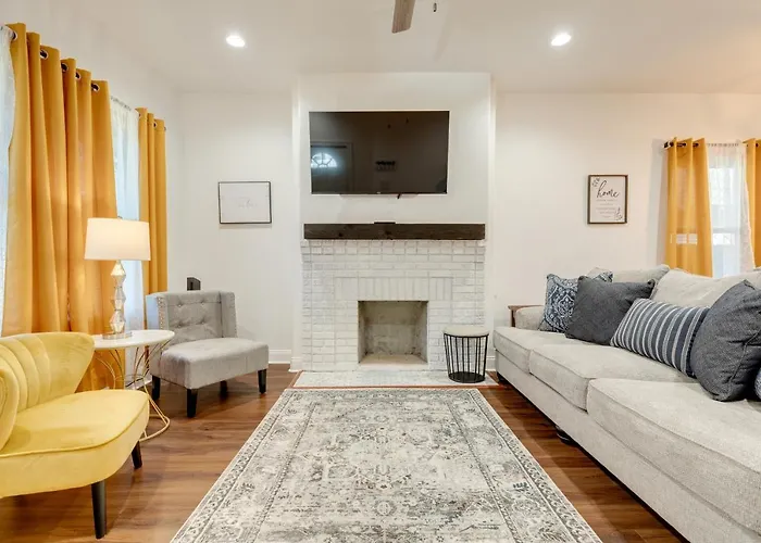 Holiday Two-Bedroom Home