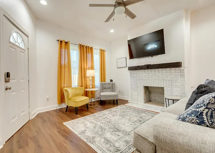 Holiday Two-Bedroom Home
